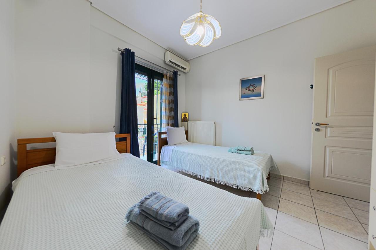 Maisonette With Garden In The Heart Of The Historical Kalamata Center מראה חיצוני תמונה