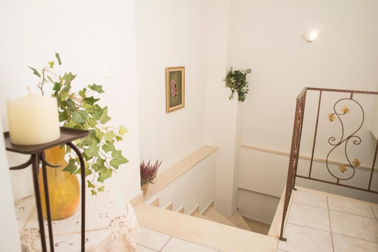 Maisonette With Garden In The Heart Of The Historical Kalamata Center מראה חיצוני תמונה