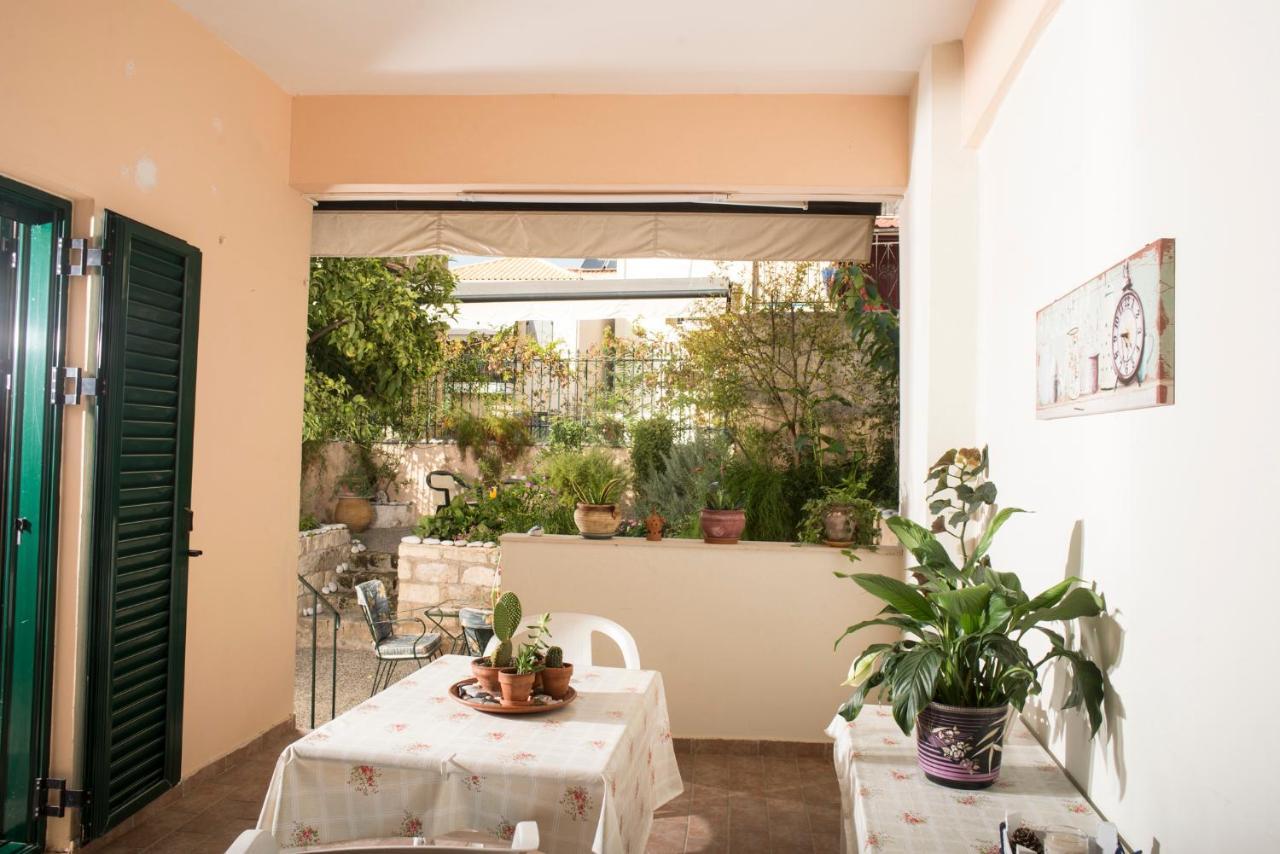 Maisonette With Garden In The Heart Of The Historical Kalamata Center מראה חיצוני תמונה